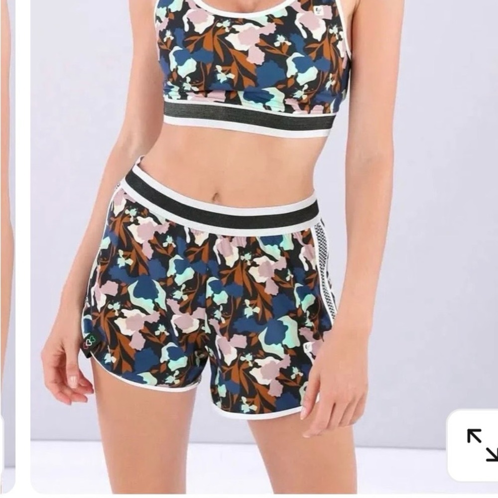 FREDDY USA MII SPORT SHORT
Size XS Floral print